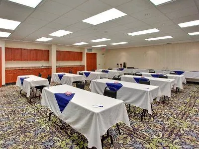 Holiday Inn Hotel & Suites Edmonton Airport & Conference Ctr By Ihg Nisku